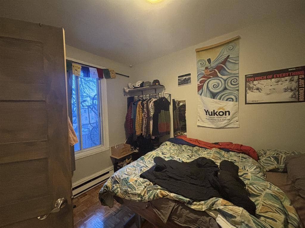 Looking for 2 female roommates!