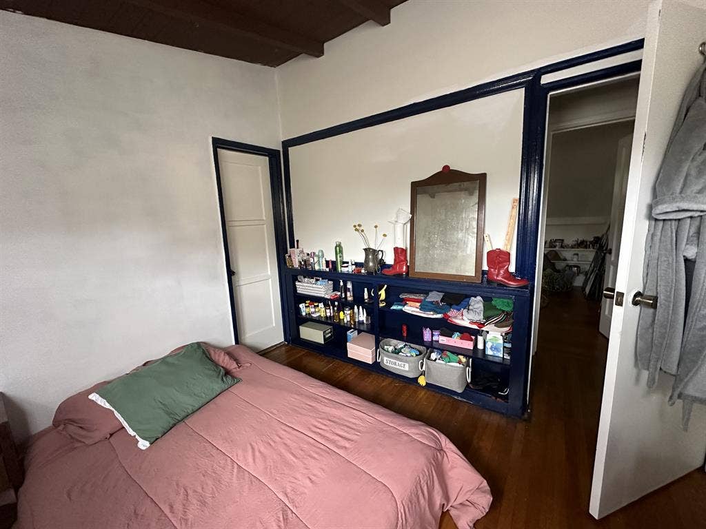 Cozy bedroom available in NoHo