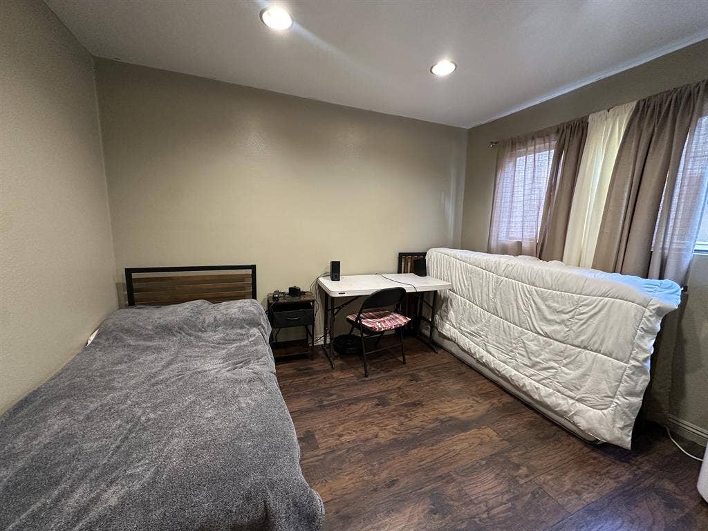 🏡Room for Rent in Long Beach 🏝️