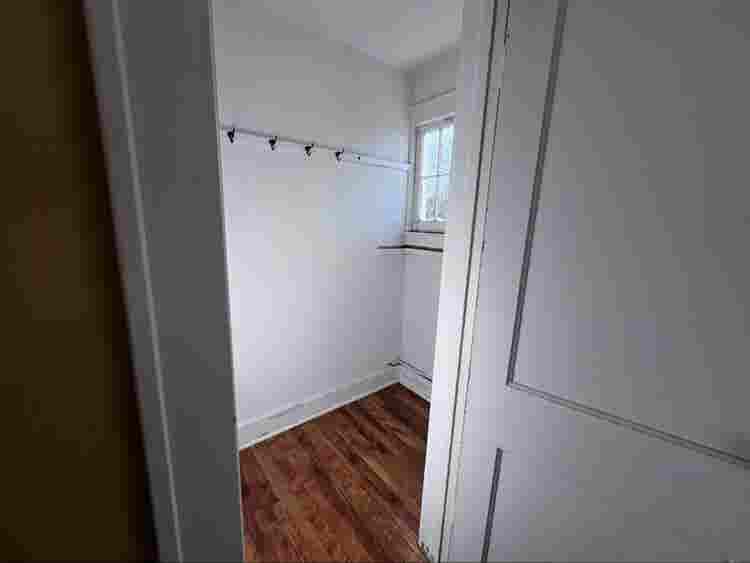 Spacious room with private bathroom