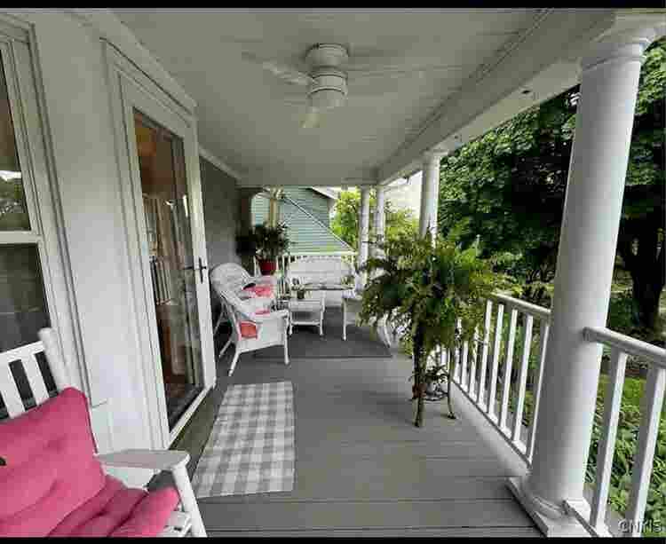Spacious room with private bathroom