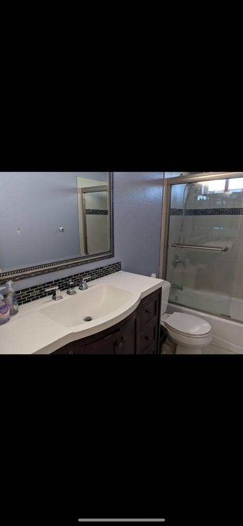 Room for Rent in Hayward: Near Bart