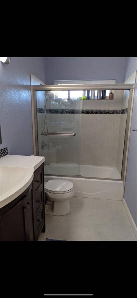 Room for Rent in Hayward: Near Bart