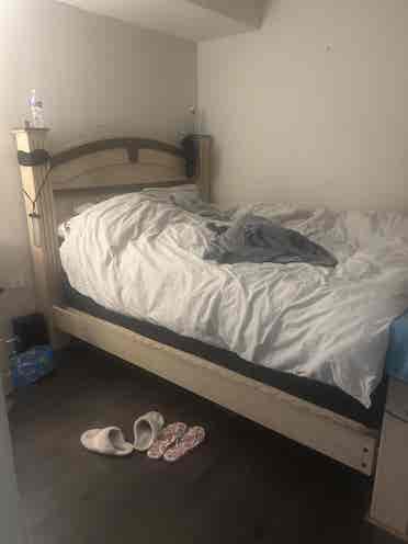 Downtown condo room for rent 