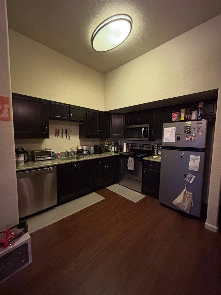 shared B apartment in Midtown