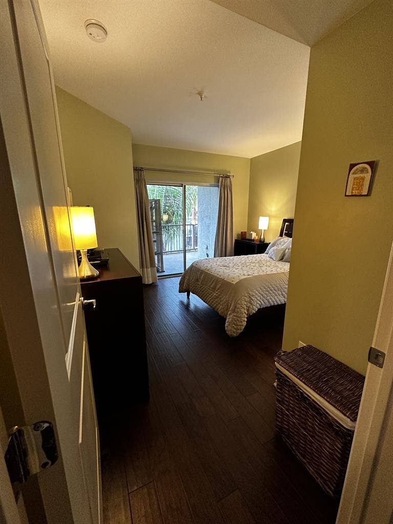 Private furnished bed/bath in condo