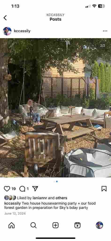 Full service furnished room in NE!