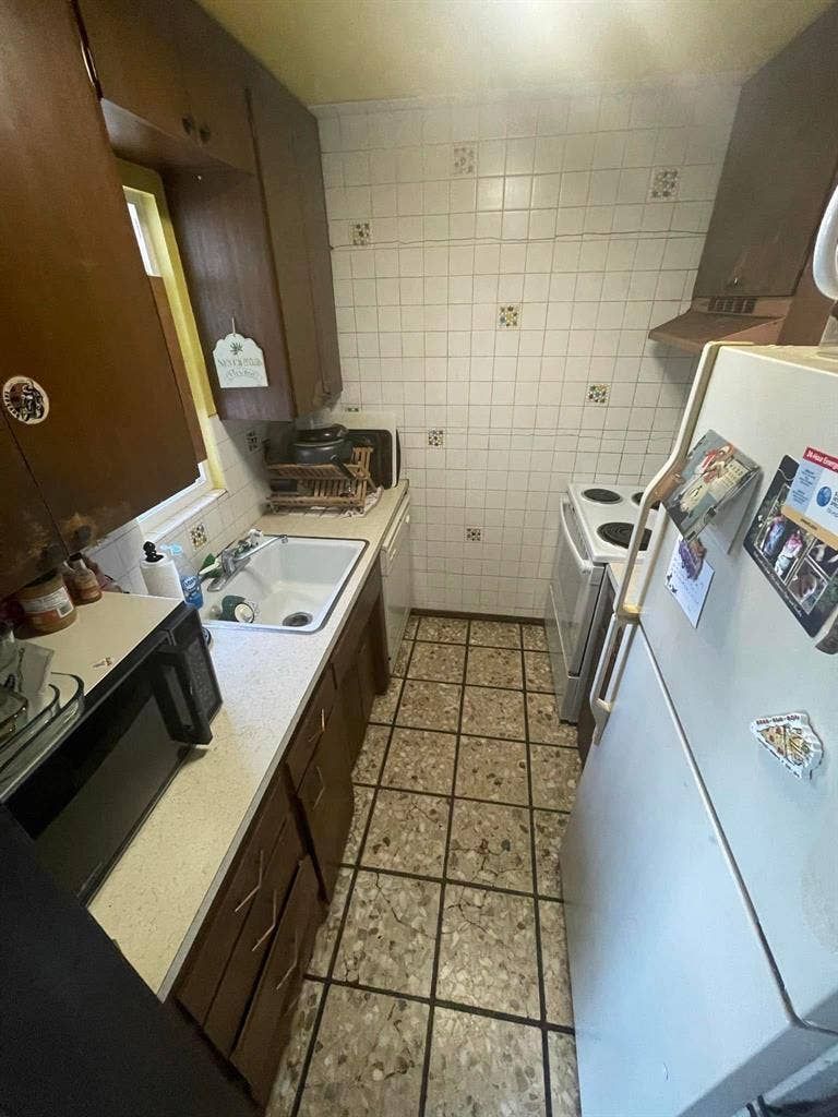 Room in cute mid century apartment