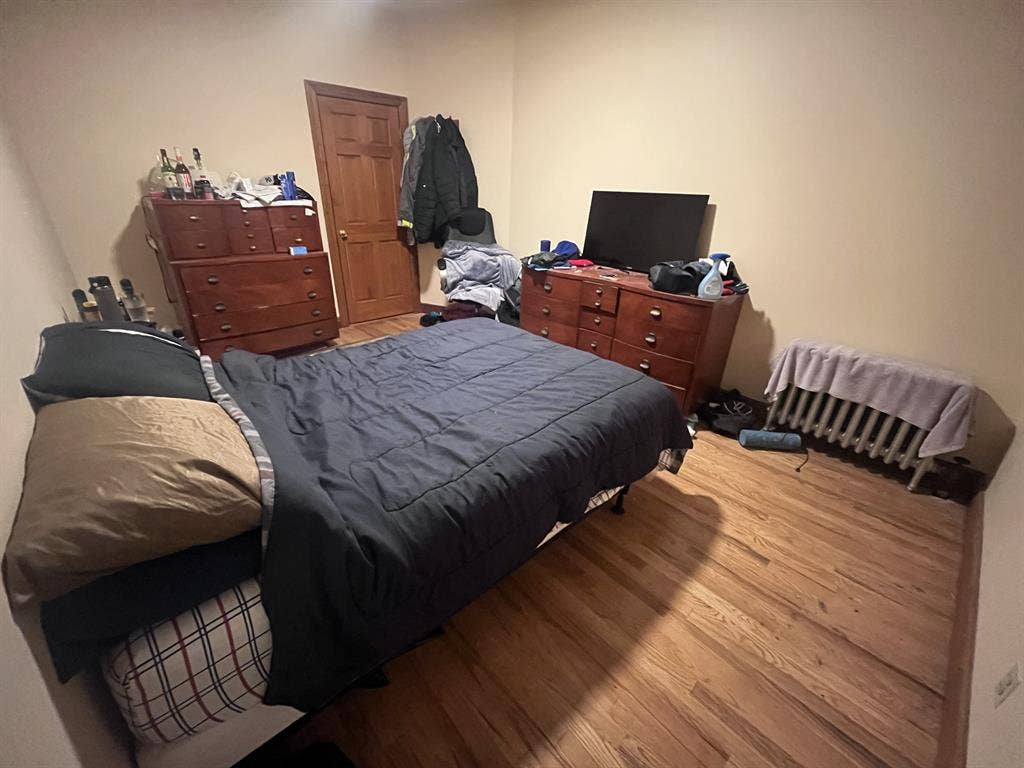 1 private bedroom available