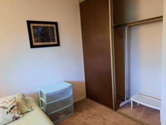 Female to share 2 bedroom apartment