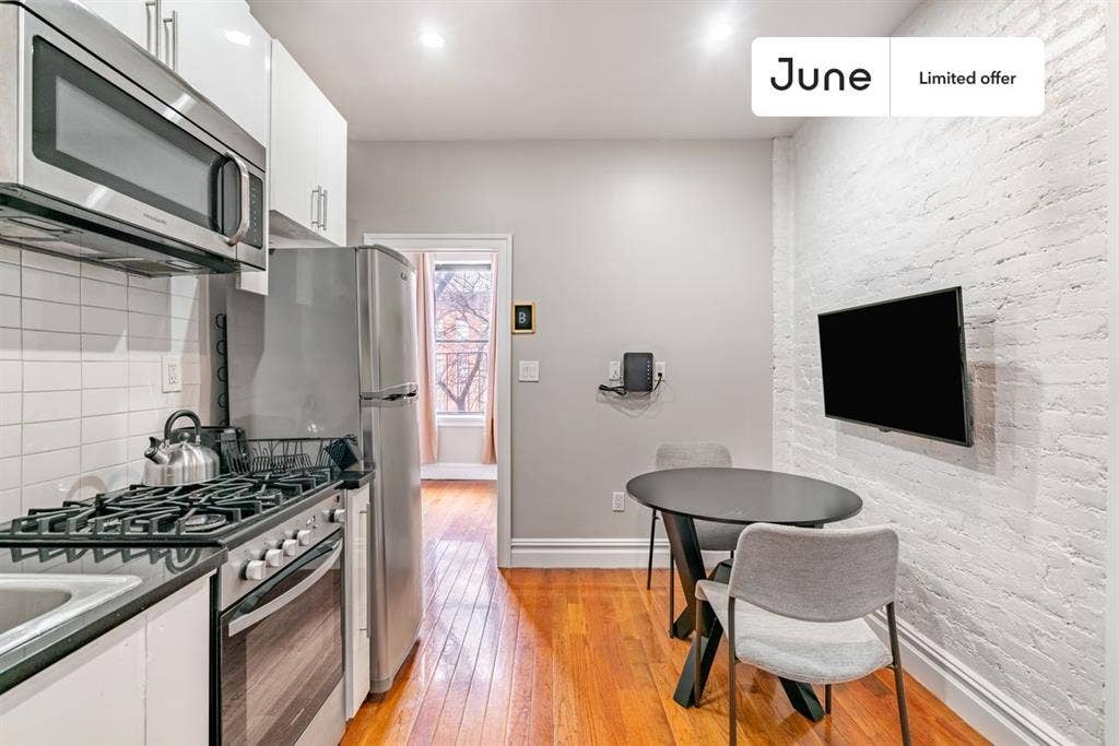 2 BR in New York City