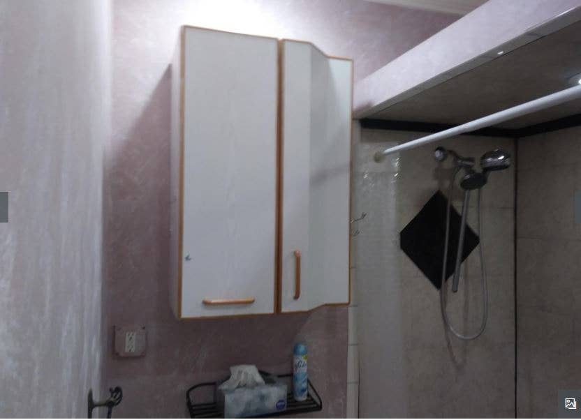 BEDROOM WITH PRIVATE ENTRANCE BATH