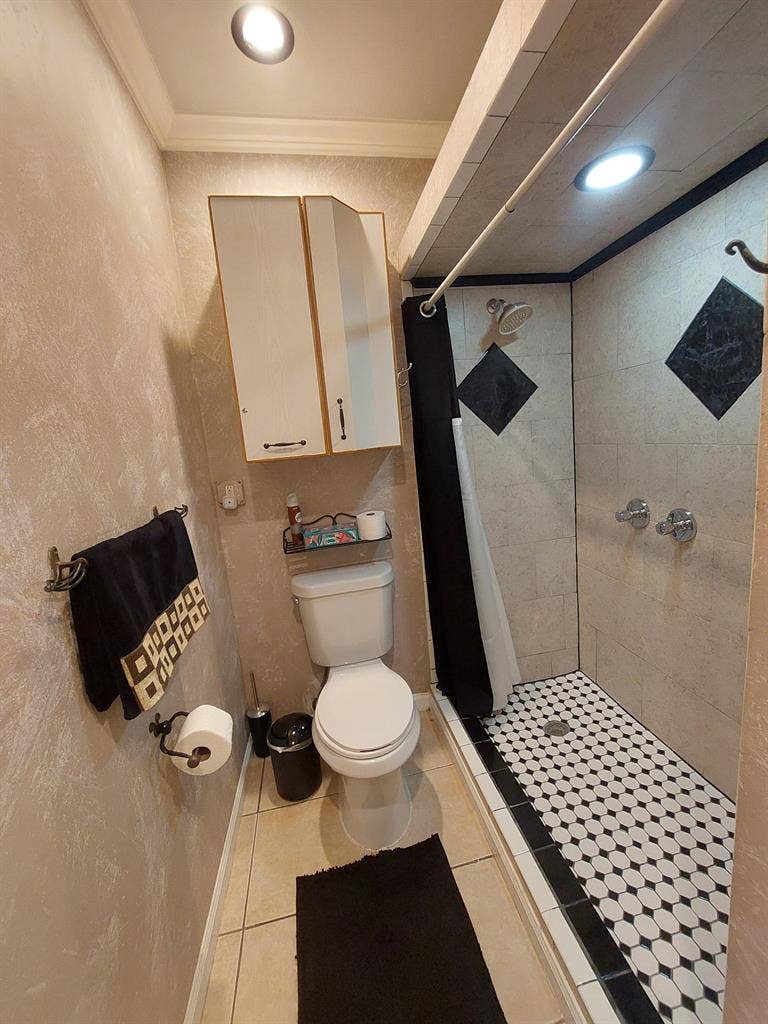 BEDROOM WITH PRIVATE ENTRANCE  BATH