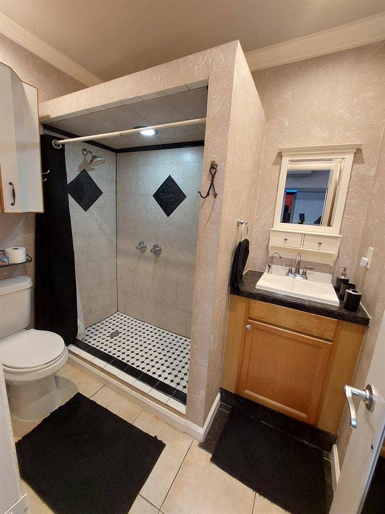 BEDROOM WITH PRIVATE ENTRANCE  BATH