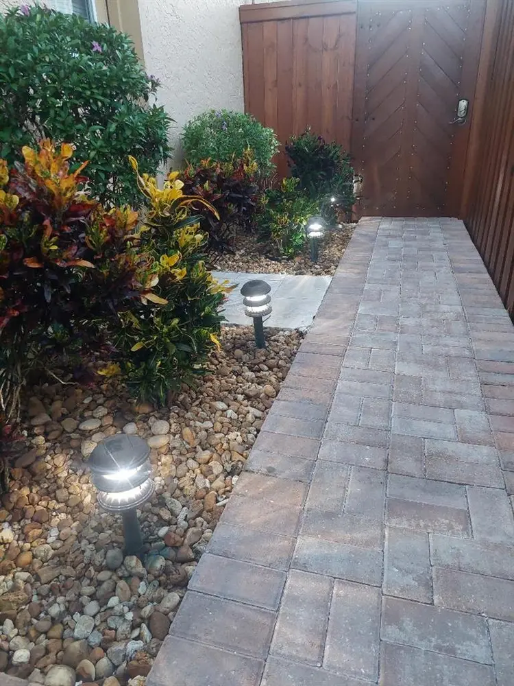 BEDROOM WITH PRIVATE ENTRANCE BATH