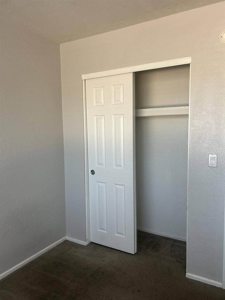 2 rooms avail in a 3-bedroom apt