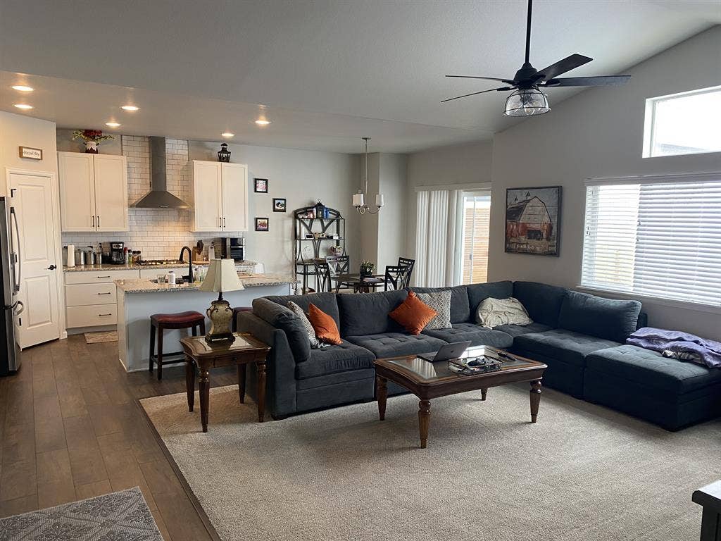 Looking for a roommate!