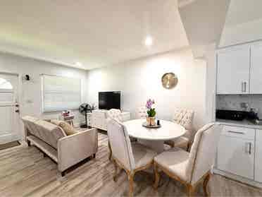 BUSCA COMPAÑERA DE HABITACIÓN MUJER