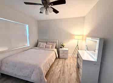 BUSCA COMPAÑERA DE HABITACIÓN MUJER