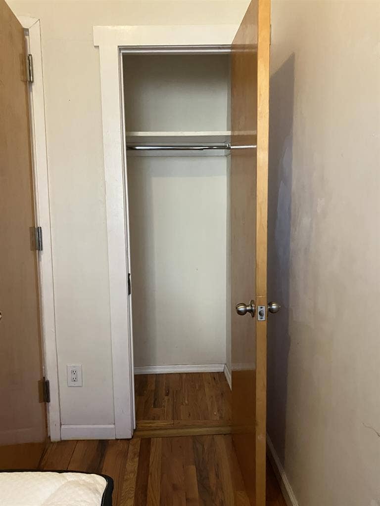 1 bed for rent in 3 bed apartment