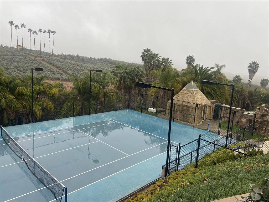 Paradise for Fit, Smart People