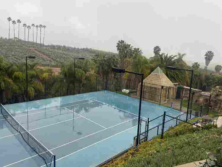 Paradise for Fit, Smart People