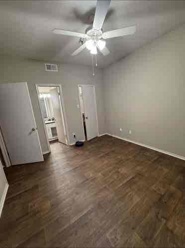 Room to rent in DFW area