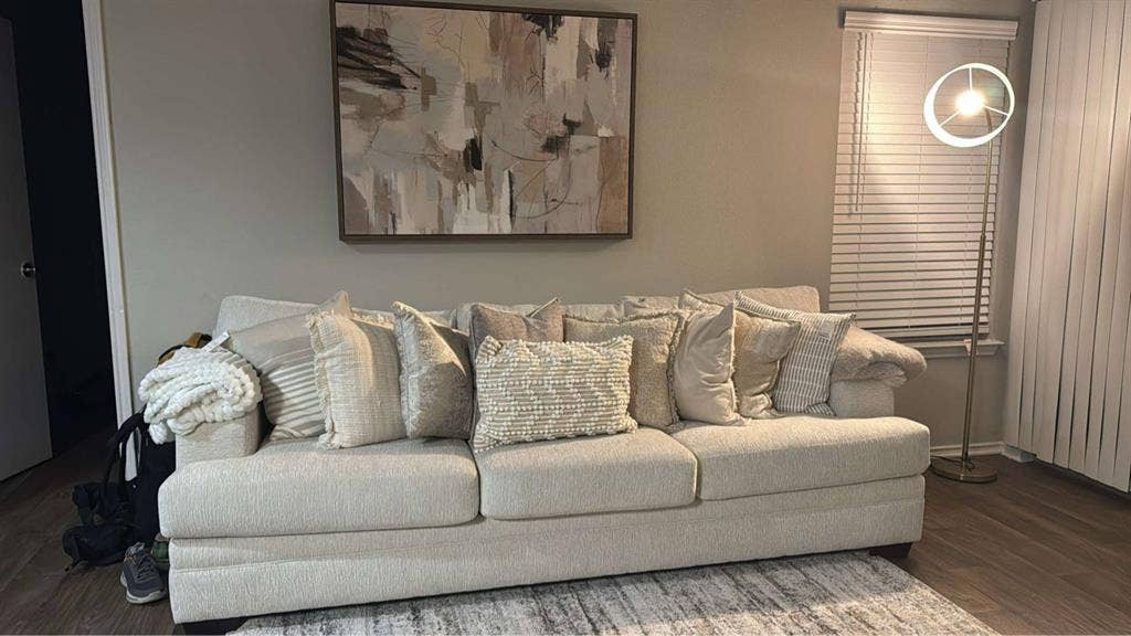 Room to rent in DFW area