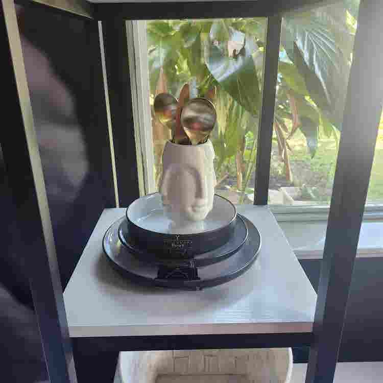 FULLY FURNISHED ROOM IN SHARED HOME