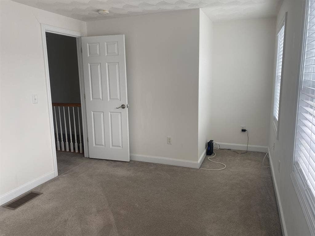 1 Room for Rent Lowell Male Roomate