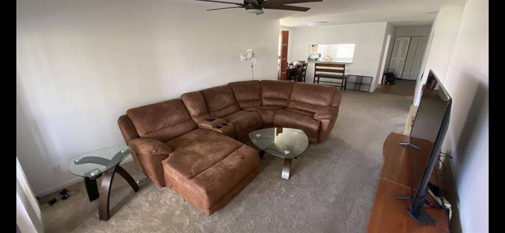 Boynton 
Seeking Clean Quiet Roomate