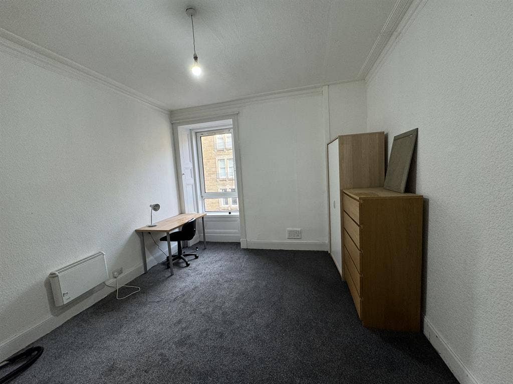 Newly refurbished 2 bedroom flat