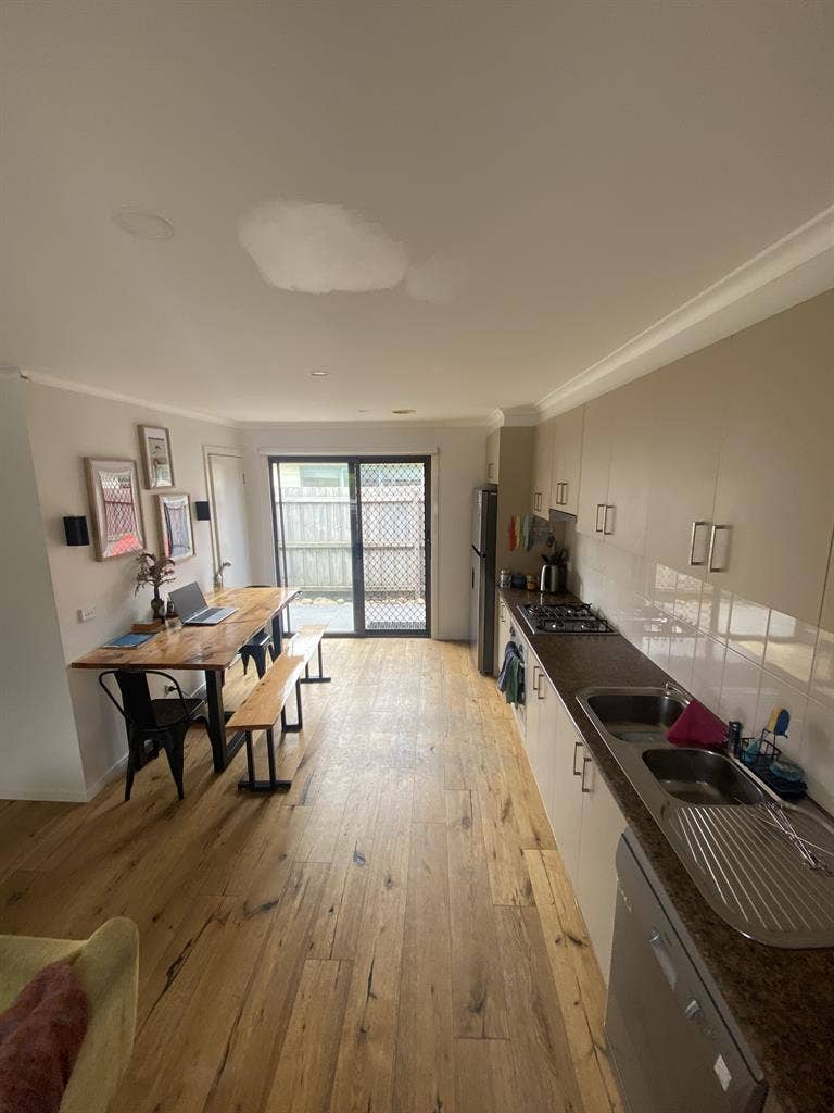 2 bedroom one bathroom Hastings VIC