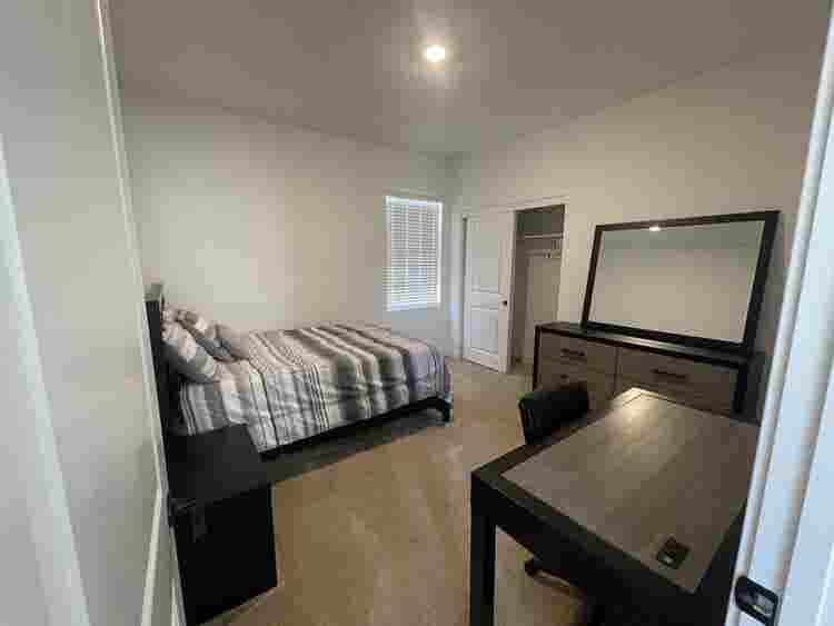 Modern, Pet-Free, Super Clean