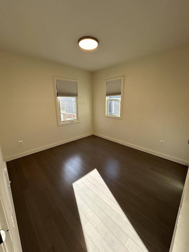 ROOM FOR RENT BRENTWOOD-DARLINGTON