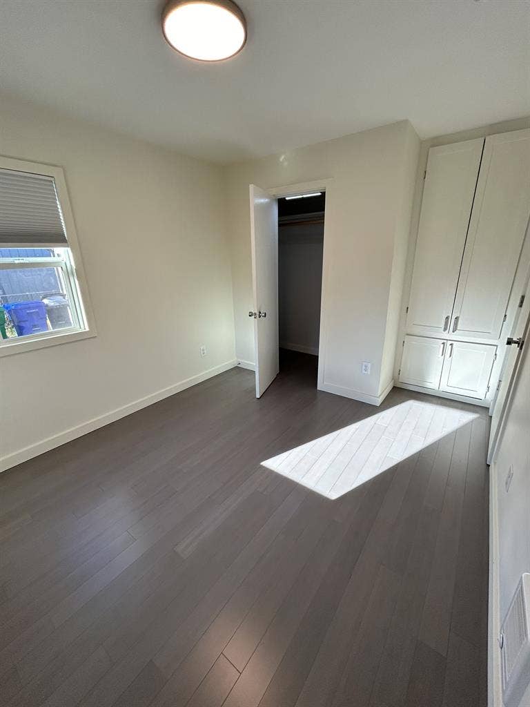 ROOM FOR RENT BRENTWOOD-DARLINGTON