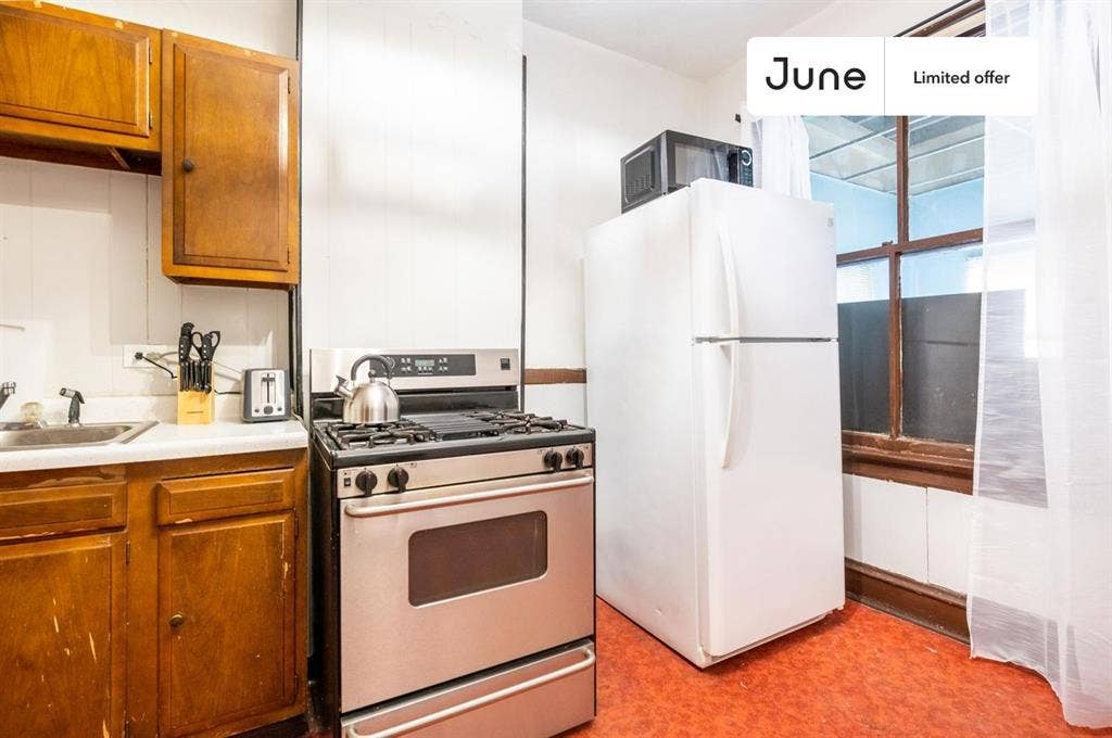 3 BR in Chicago