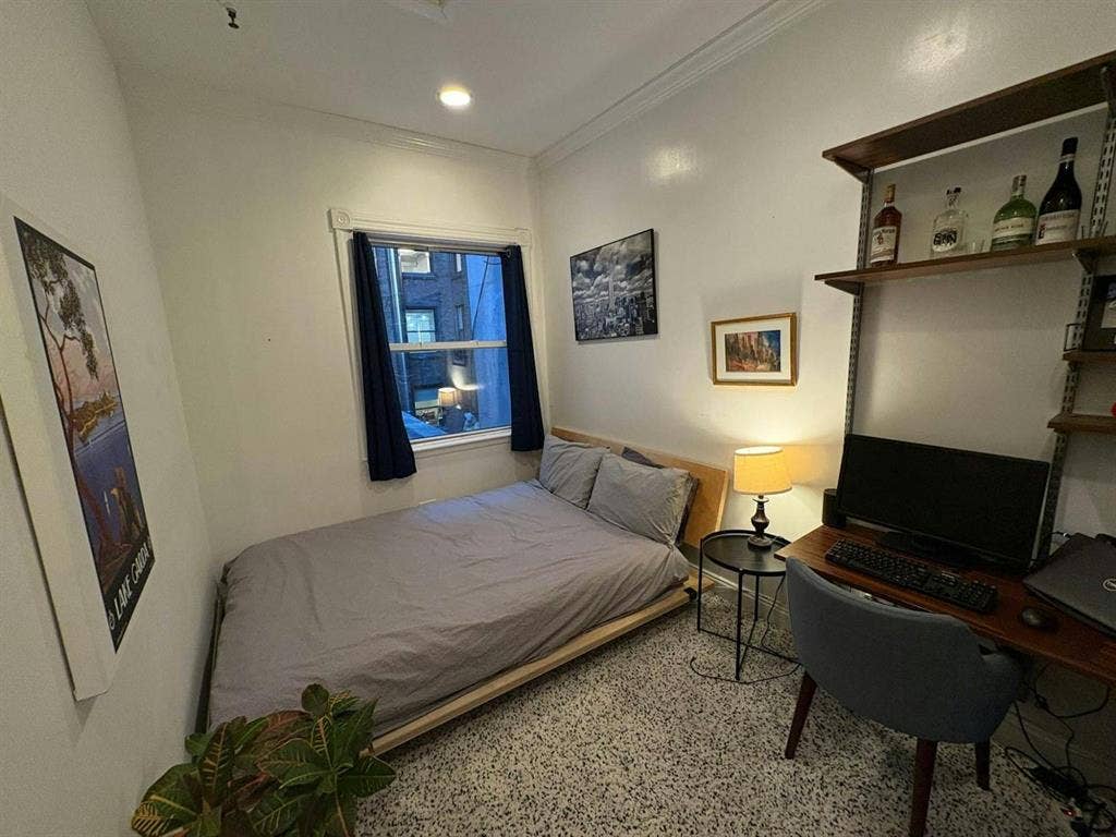 BEDROOM IN SPACIOUS TRIBECA LOFT