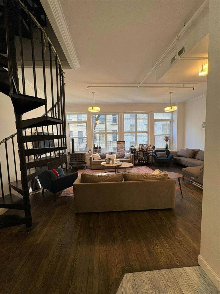 BEDROOM IN SPACIOUS TRIBECA LOFT