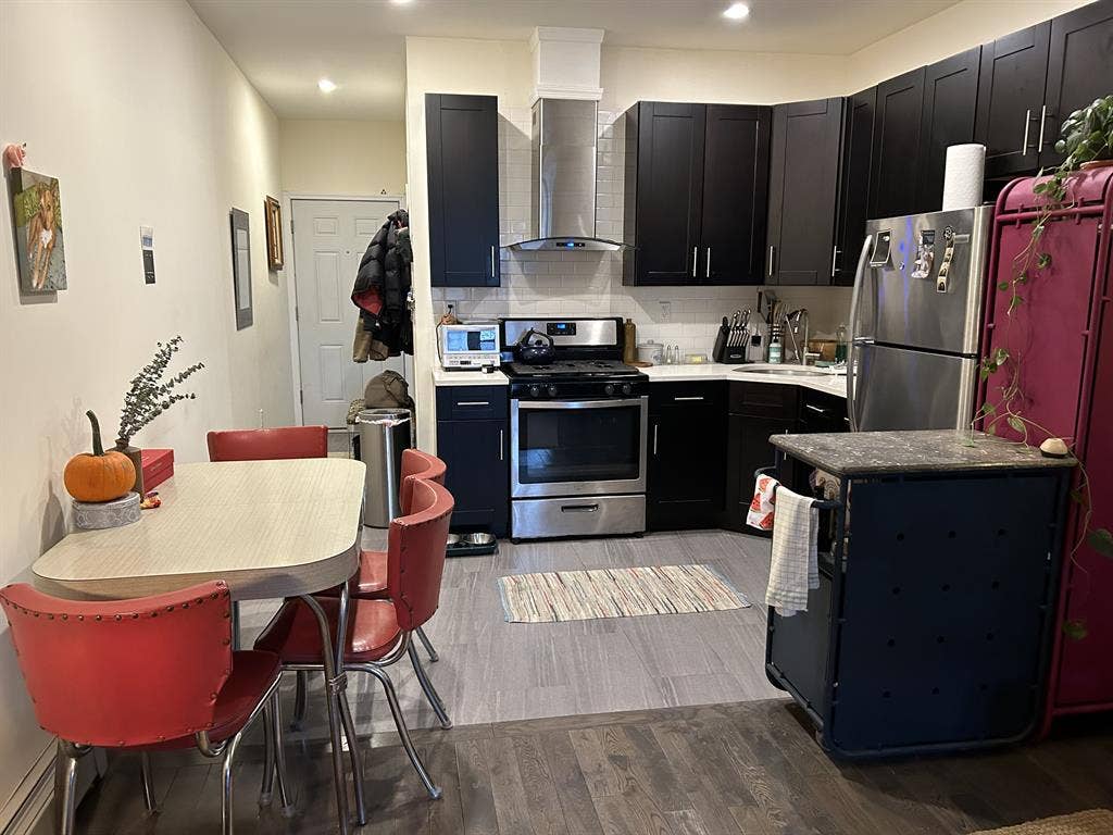 Spacious two br in Ridgewood