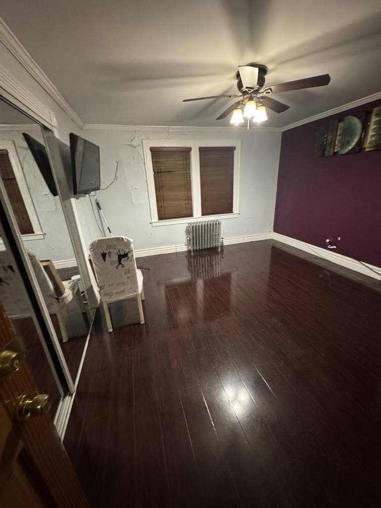 Queens village room for rent!