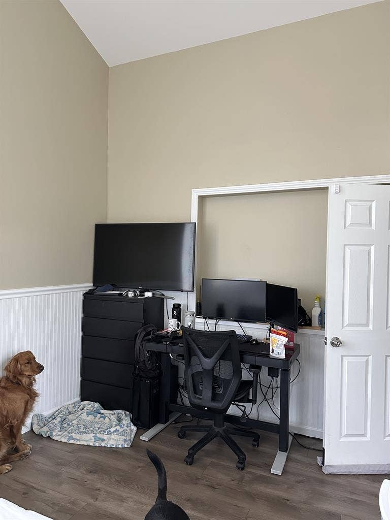 Room for rent in Newbury Park, CA