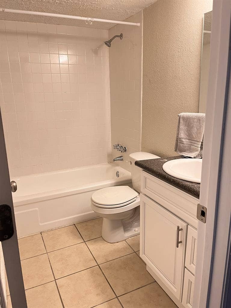 Room with bathroom for rent