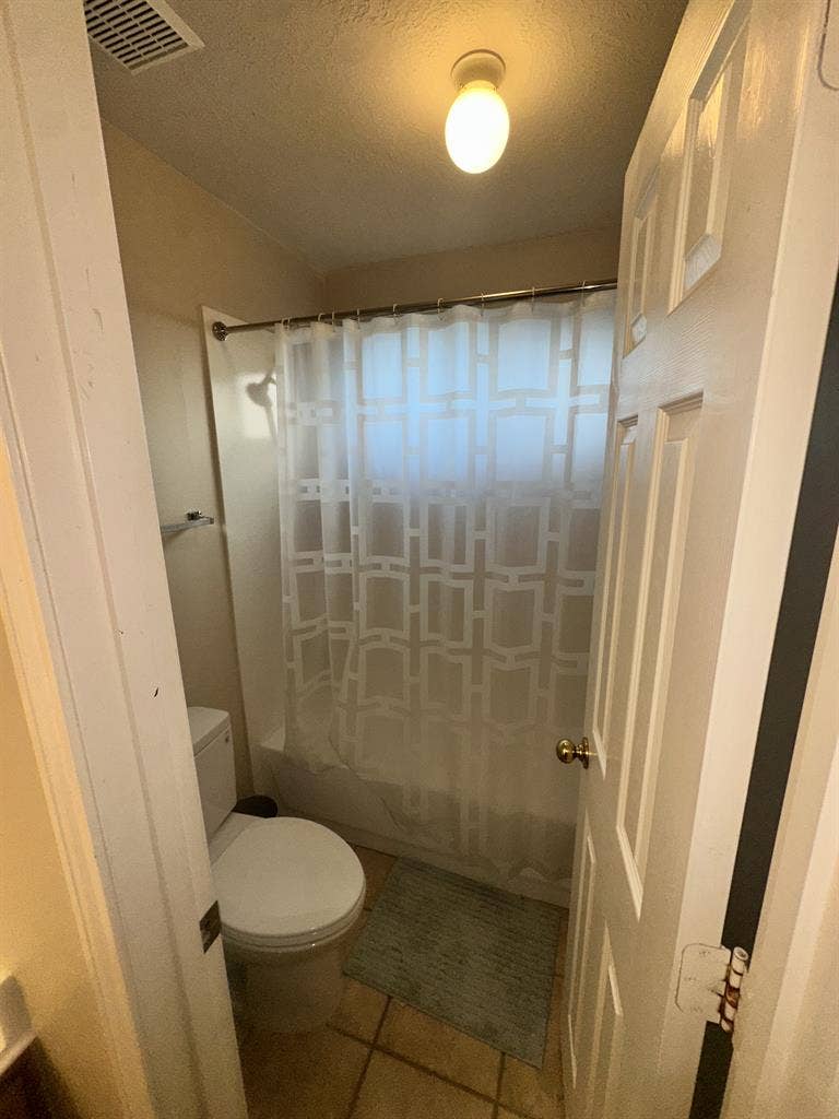 Room for rent in 2 story house