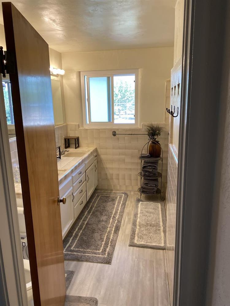 Room w/garage Space