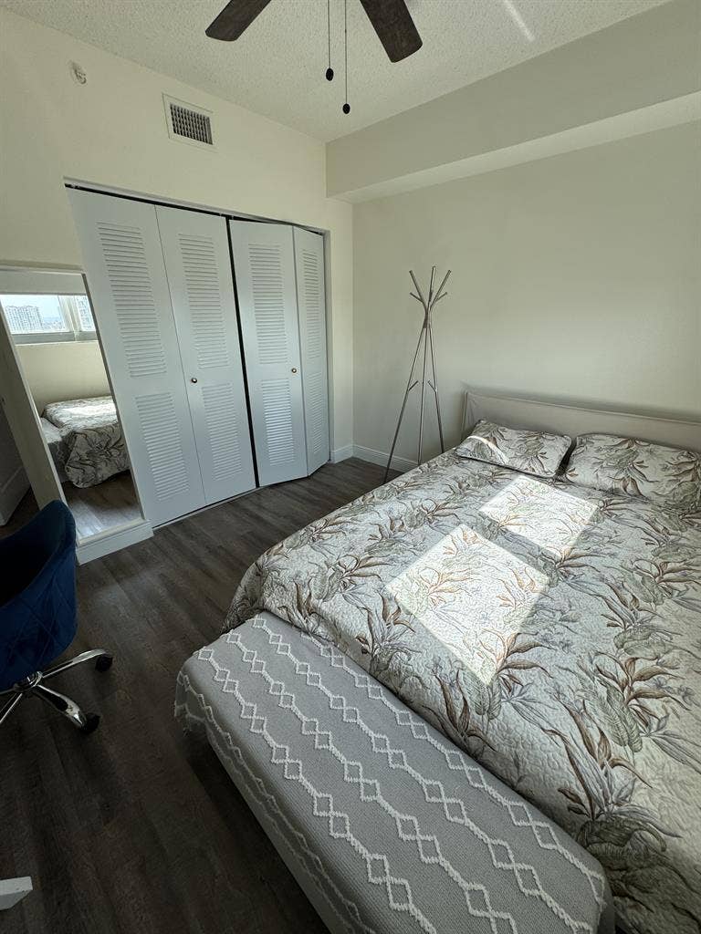 Room for Rent Sunny Isles Beach