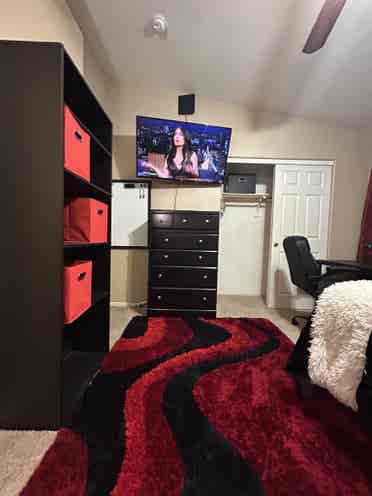 Furnished bedroom/private bath/pool