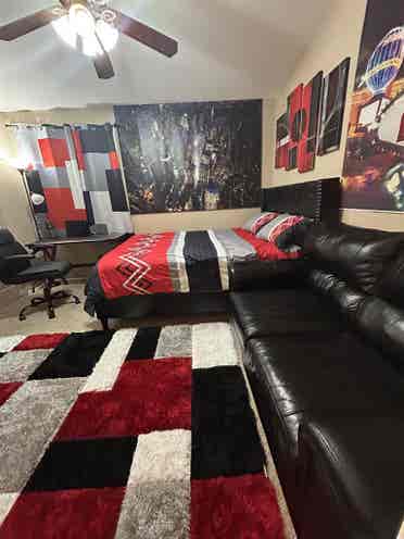 Furnished bedroom/private bath/pool