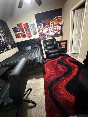 Furnished bedroom/private bath/pool