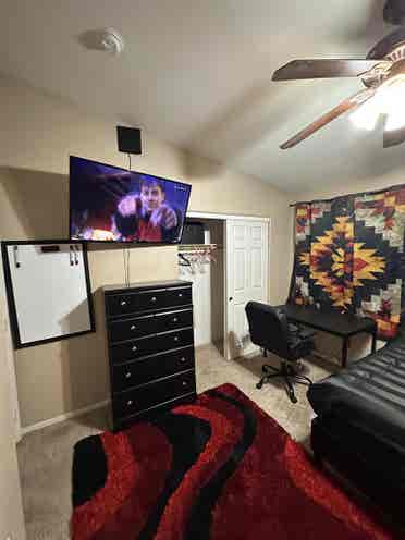 Furnished bedroom/private bath/pool